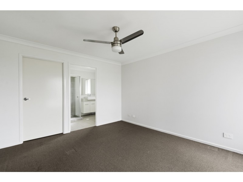 30 Phipps Drive, Meringandan West QLD 4352