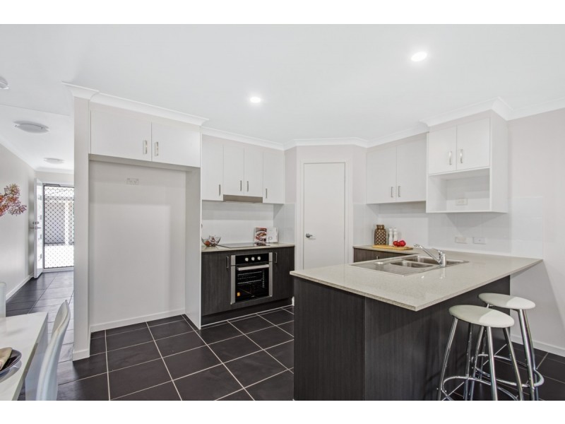 2/8 Glenvale Road, Harristown QLD 4350