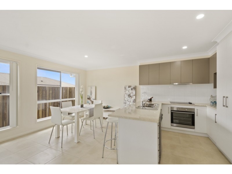 1/8 Brim Street, Newtown QLD 4350