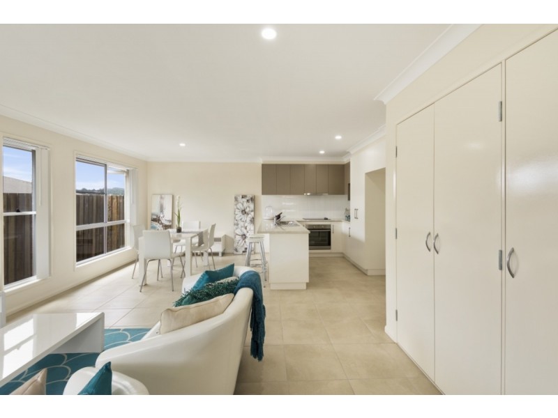 1/8 Brim Street, Newtown QLD 4350