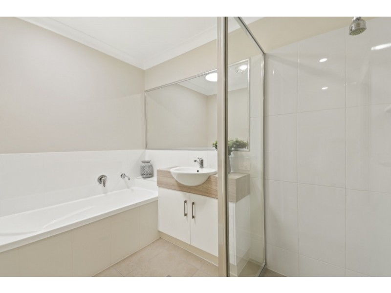 1/8 Brim Street, Newtown QLD 4350