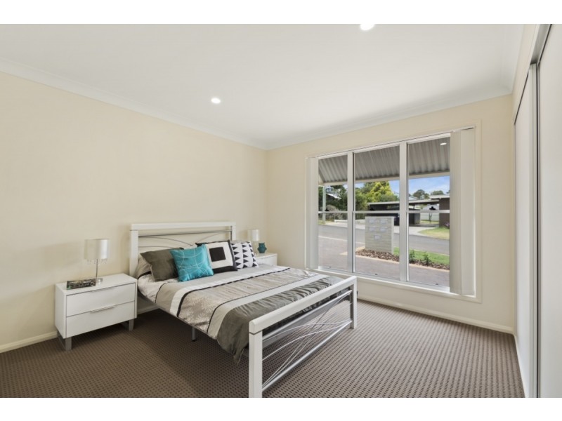1/8 Brim Street, Newtown QLD 4350