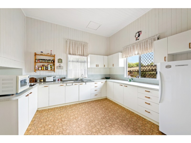 122 Taylor Street, Newtown QLD 4350