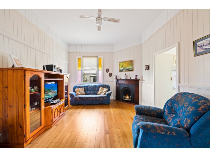 122 Taylor Street, Newtown QLD 4350