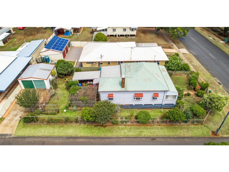 122 Taylor Street, Newtown QLD 4350
