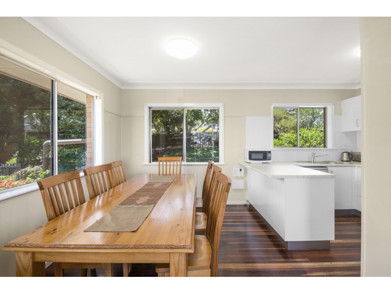 2 Esther Street, Mount Lofty QLD 4350