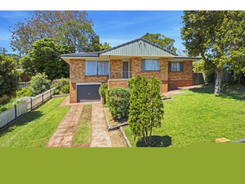 2 Esther Street, Mount Lofty QLD 4350