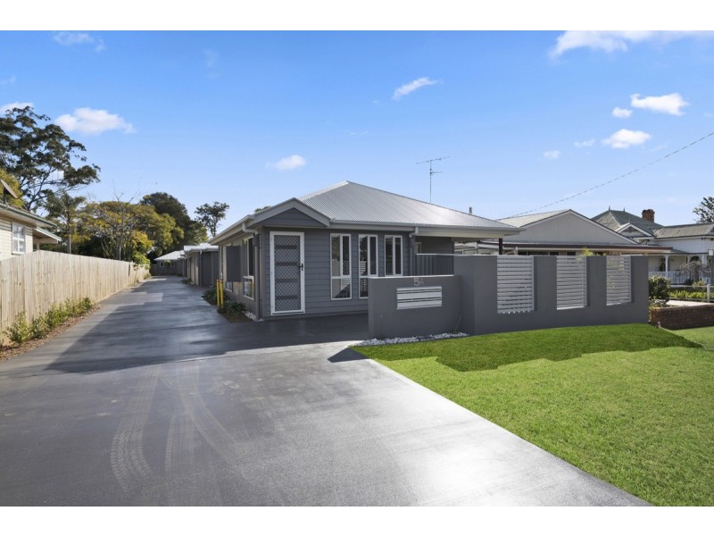 3/5 Berry Street, Newtown QLD 4350