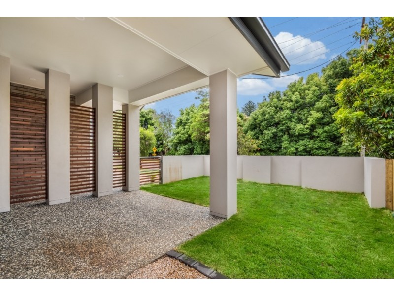 2/32A Wombyra Street, Newtown QLD 4350