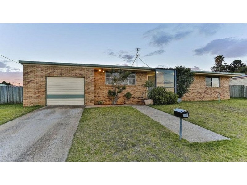 17 Traminer Drive, Wilsonton Heights QLD 4350