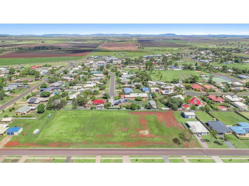 2/6 McIntosh Street, Westbrook QLD 4350