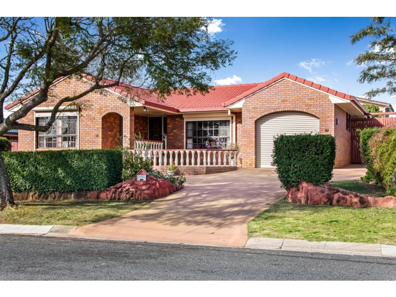 17 Damian Crescent, Kearneys Spring QLD 4350