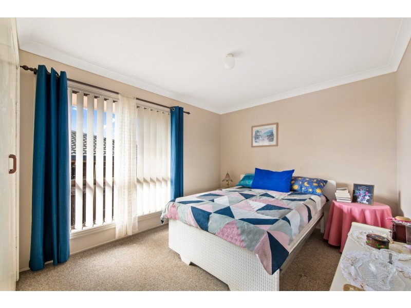 17 Damian Crescent, Kearneys Spring QLD 4350