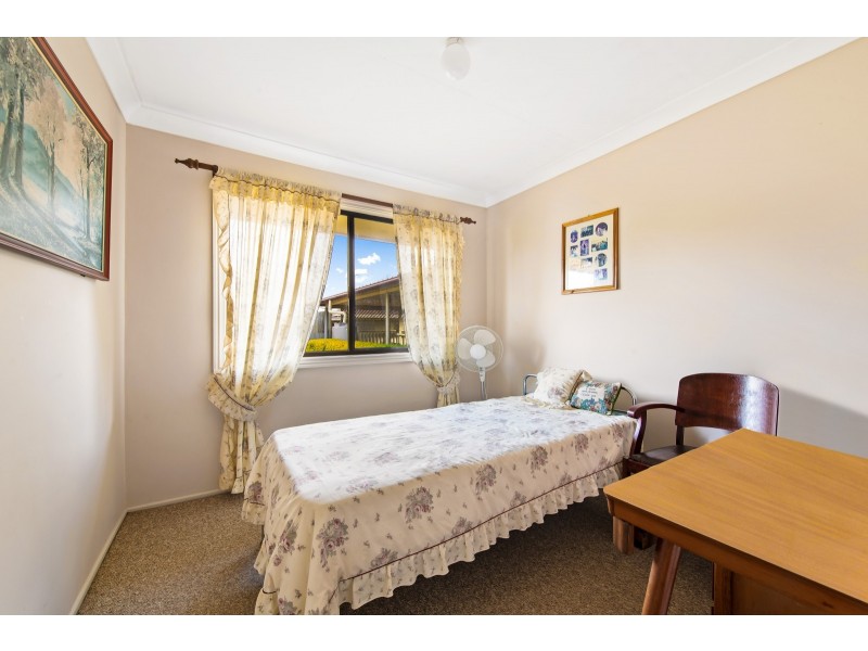 17 Damian Crescent, Kearneys Spring QLD 4350