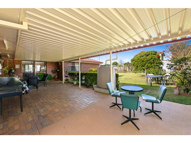 17 Damian Crescent, Kearneys Spring QLD 4350