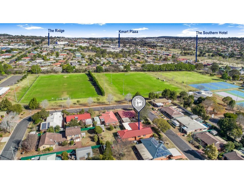 17 Damian Crescent, Kearneys Spring QLD 4350
