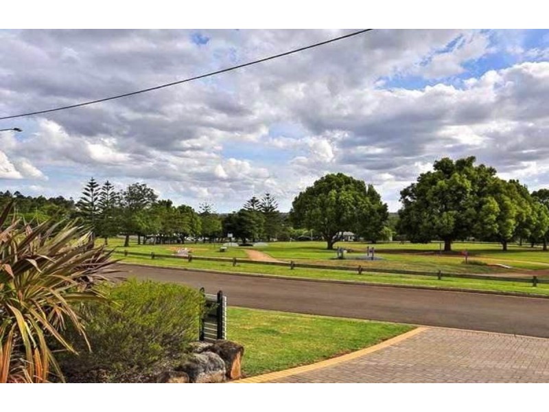 22 Mooney Street, Harlaxton QLD 4350