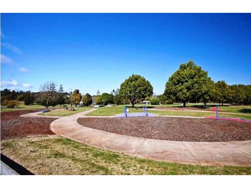 22 Mooney Street, Harlaxton QLD 4350