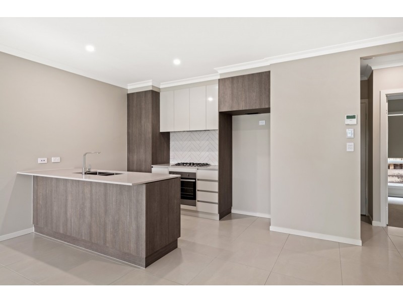 2/2 Wentworth Street, Centenary Heights QLD 4350