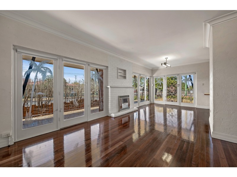 101 Anzac Avenue, Newtown QLD 4350