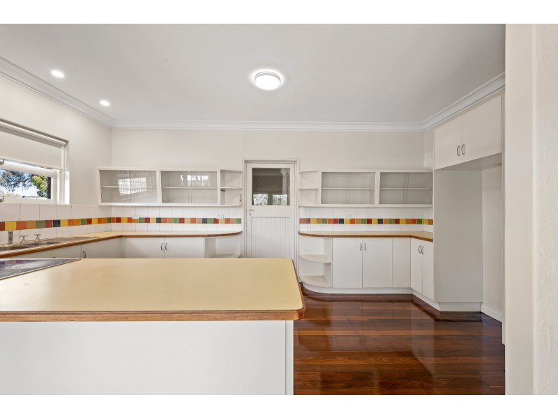 101 Anzac Avenue, Newtown QLD 4350