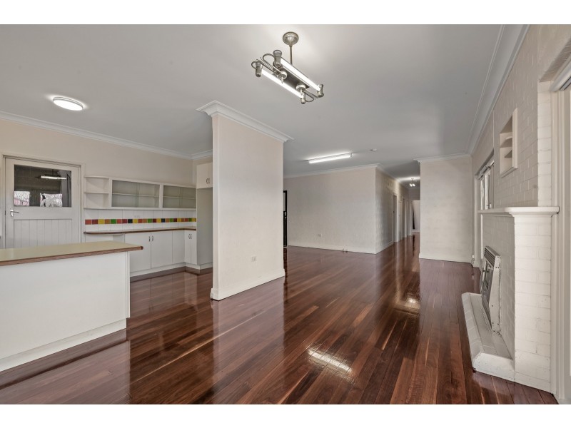 101 Anzac Avenue, Newtown QLD 4350