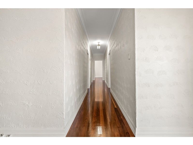 101 Anzac Avenue, Newtown QLD 4350