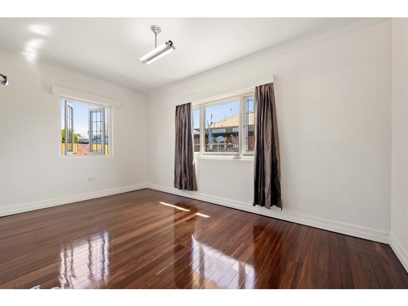 101 Anzac Avenue, Newtown QLD 4350