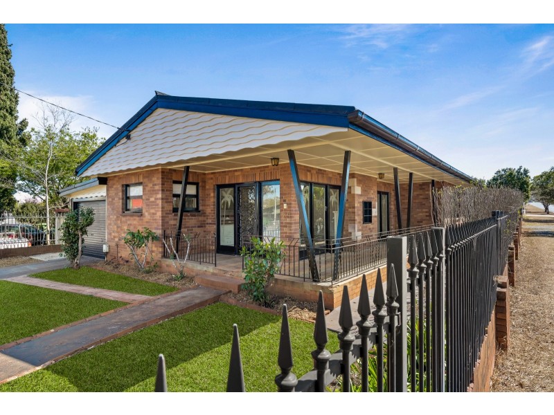 101 Anzac Avenue, Newtown QLD 4350