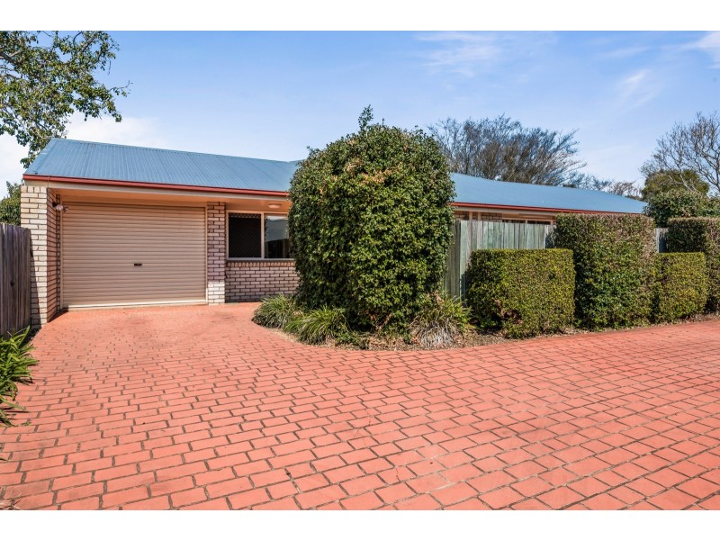 1/318b South Street, Harristown QLD 4350