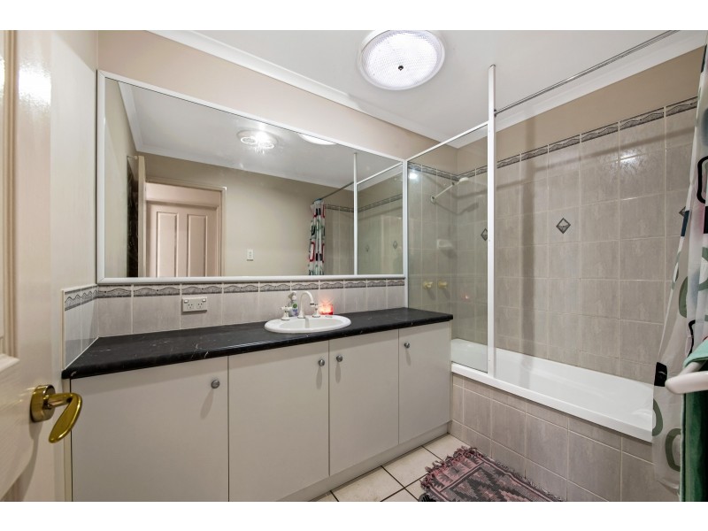 1/318b South Street, Harristown QLD 4350