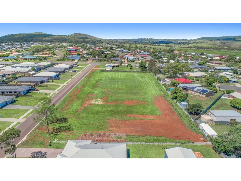 4/6 McIntosh Street, Westbrook QLD 4350