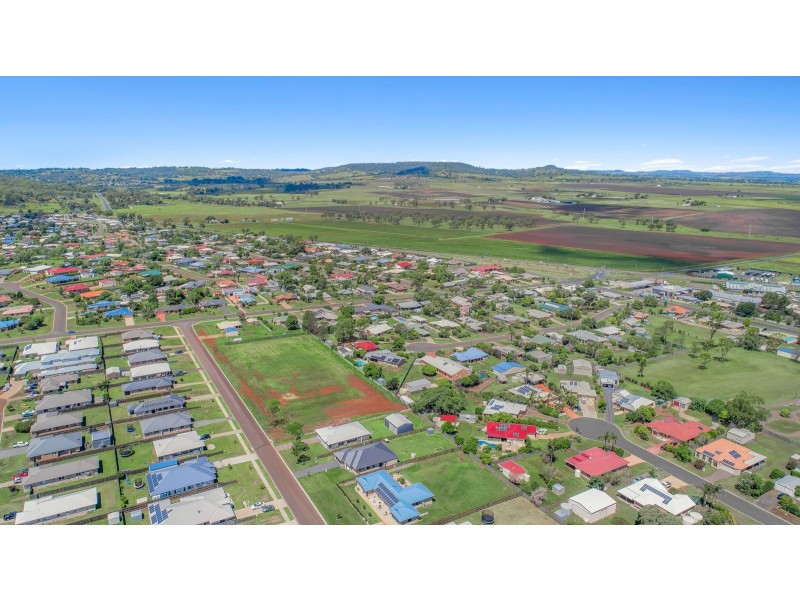 4/6 McIntosh Street, Westbrook QLD 4350