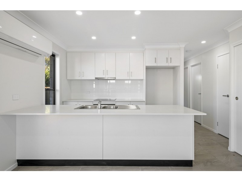 4/11A Bothwell Street, Newtown QLD 4350