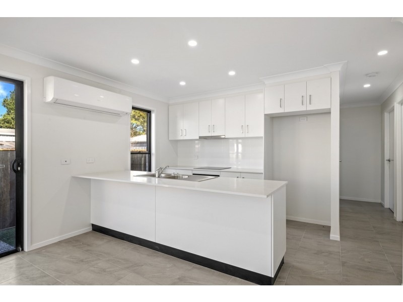 4/11A Bothwell Street, Newtown QLD 4350