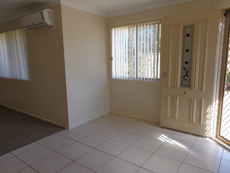 2/18 Albert Street, Newtown QLD 4350
