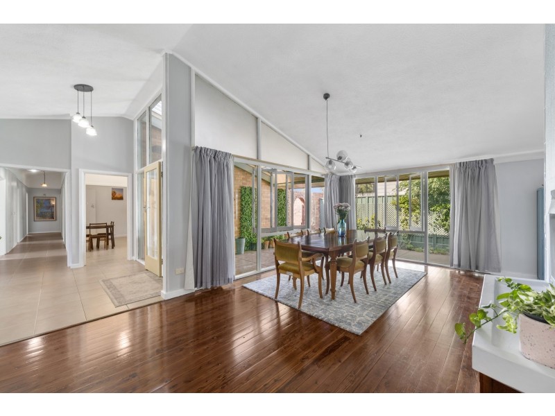 33 Anzac Avenue, Newtown QLD 4350