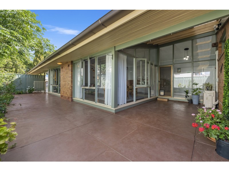 33 Anzac Avenue, Newtown QLD 4350