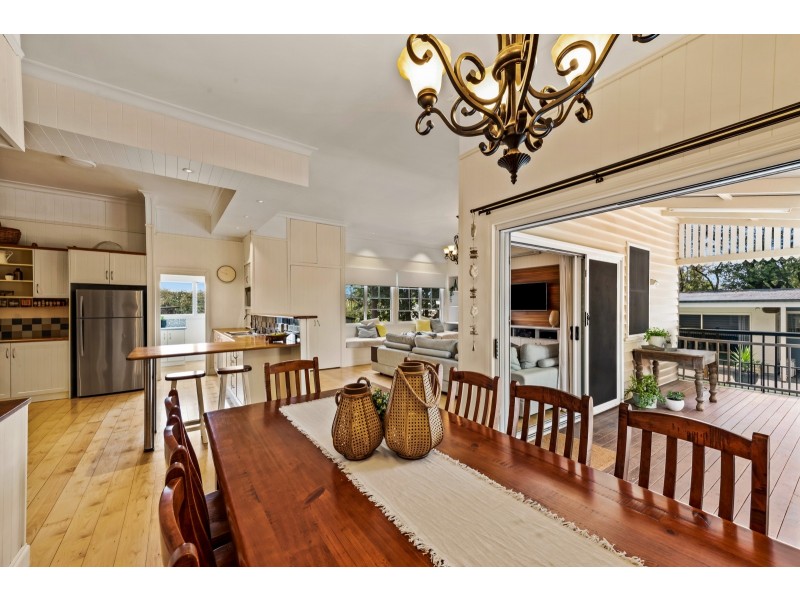 198 Campbell Street, Newtown QLD 4350