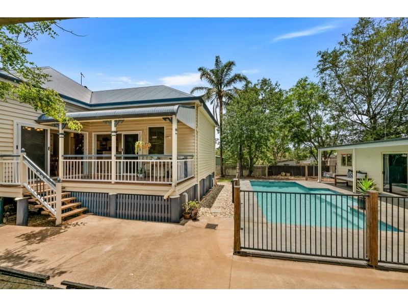 198 Campbell Street, Newtown QLD 4350
