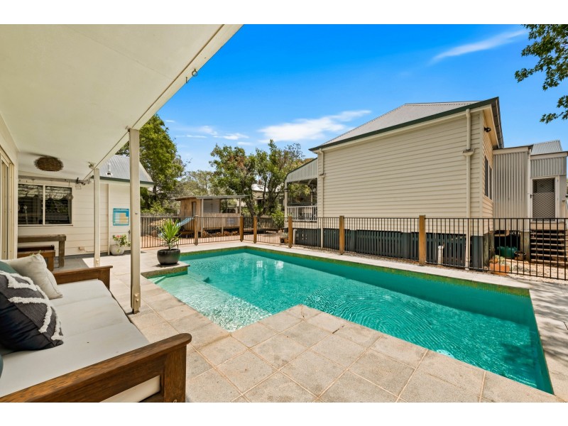 198 Campbell Street, Newtown QLD 4350