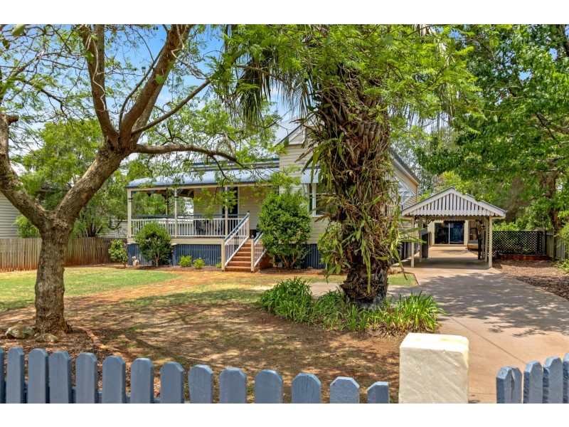 198 Campbell Street, Newtown QLD 4350