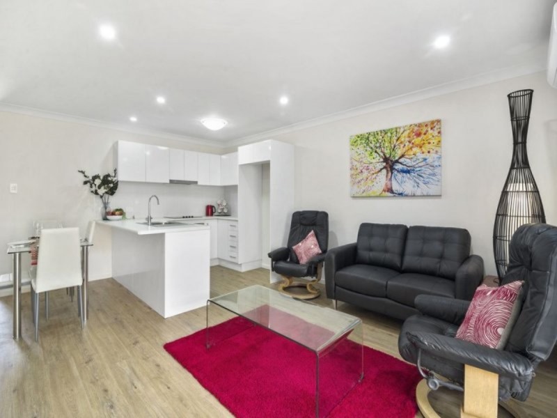 4/278 West Street, Kearneys Spring QLD 4350