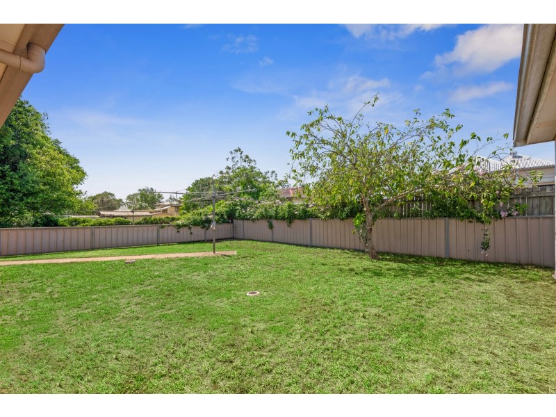 5 Albert Lane, Newtown QLD 4350