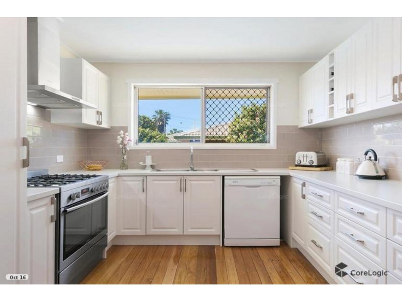 11 Honey Street, Harristown QLD 4350