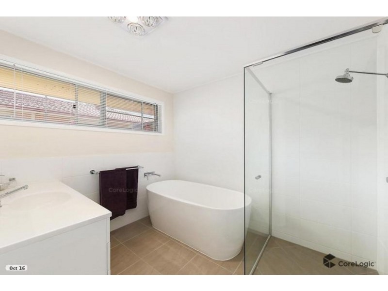 11 Honey Street, Harristown QLD 4350