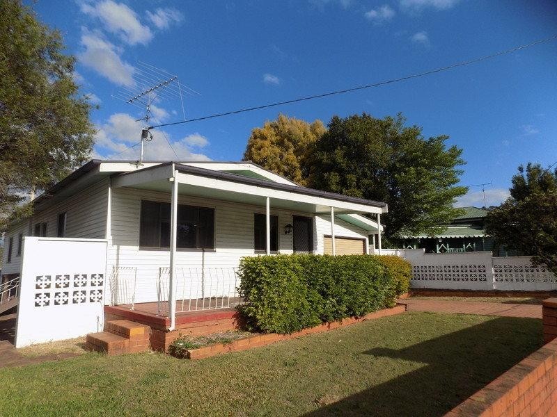 4 West Street, North Toowoomba QLD 4350