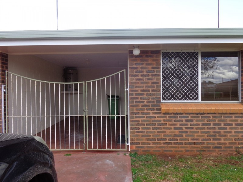 1/503 Stenner Street, Harristown QLD 4350