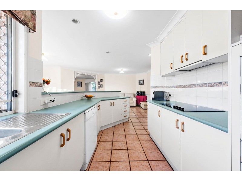2/422 Hume Street, Centenary Heights QLD 4350