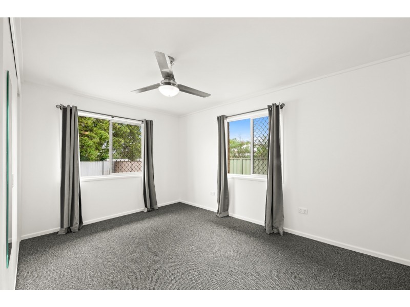 13 Whitefriars Street, Rockville QLD 4350